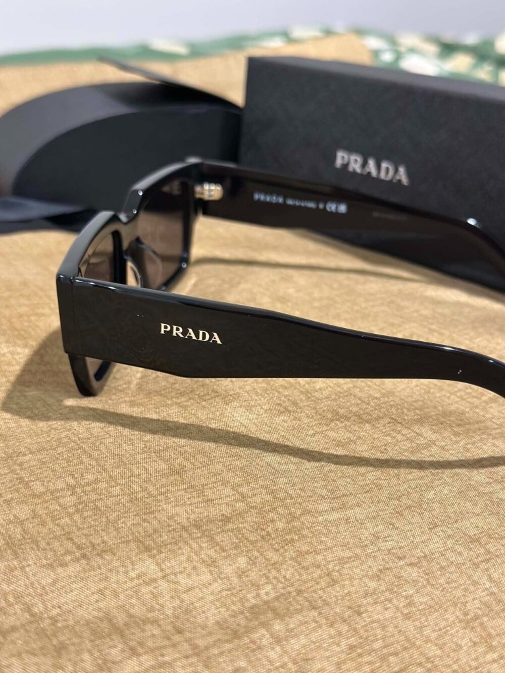 Prada Sunglasses PR B17S with original boxing and packing - Picture 3 of 4
